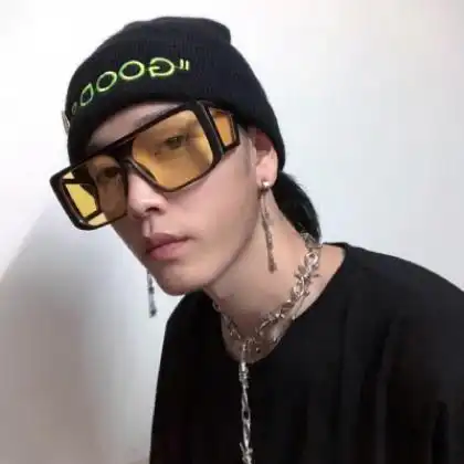 超拽个性男生头像霸气,冷酷男人所以无惧未来