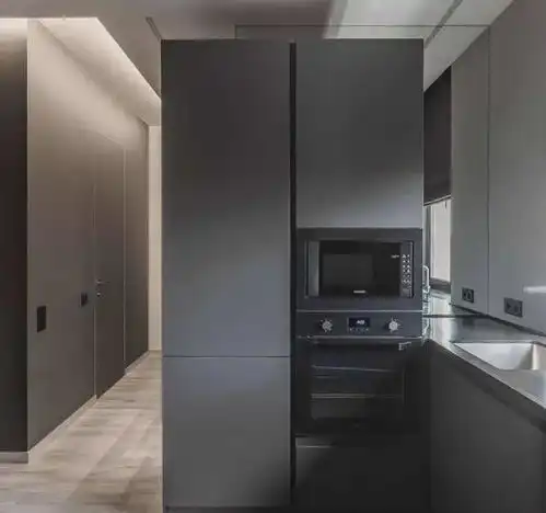 79㎡暗黑系房,他眼中的高级有质感,却被亲戚说成穷装且冷清